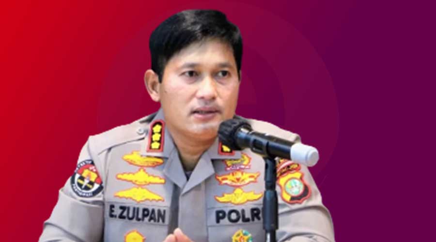 Polisi menduga dendam menjadi motif di balik aksi pembakaran S (39) dan D (38) dengan cara melemparkan bensin di Jembatan Jelambar, Penjaringan,