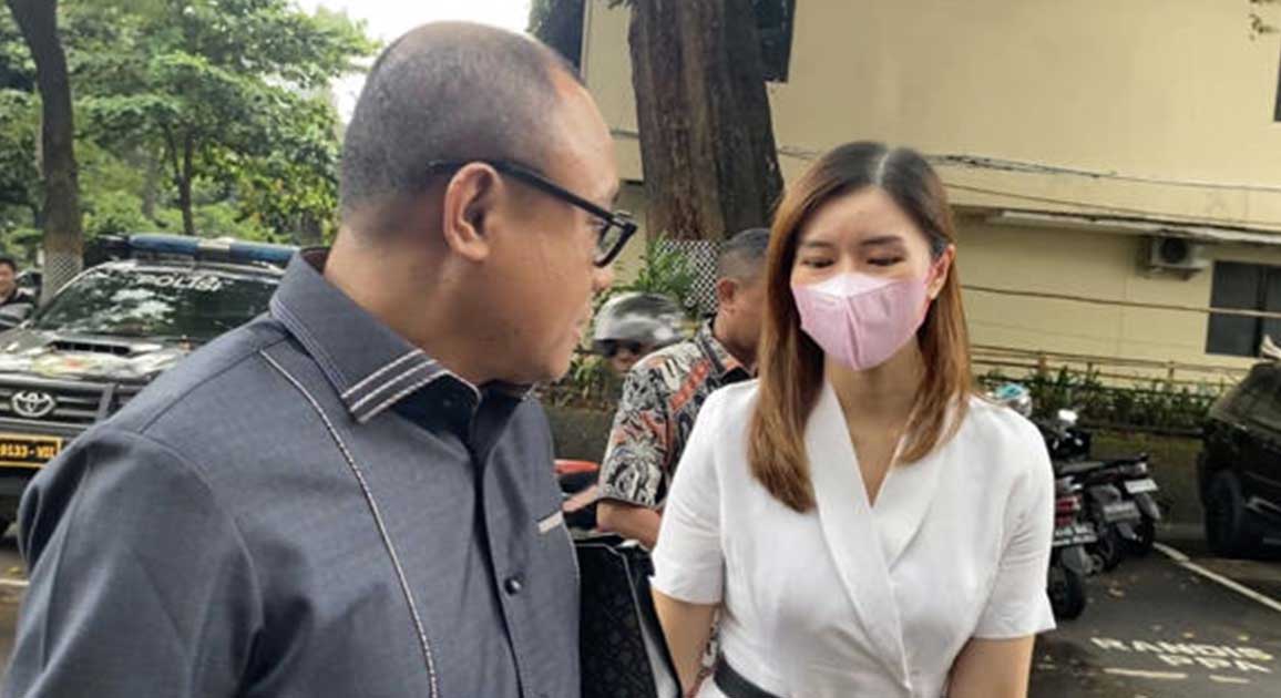 Istri Richard Lee saat menjalani pemeriksaan di Polda Metro Jaya. Dok: Eranasional/HO ***